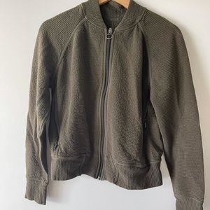 Lululemon sweater - green